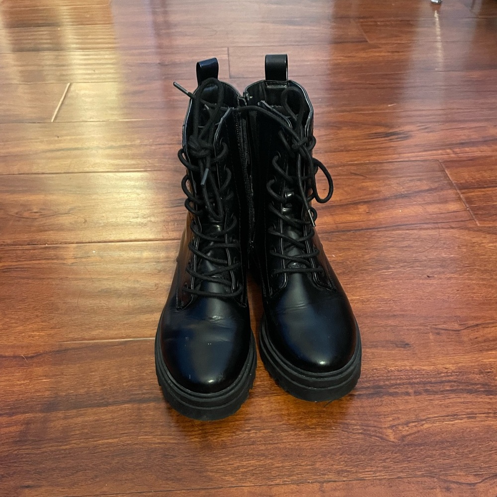 Black Women Boots/ Size 6